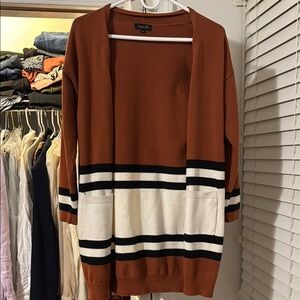 Amaryllis Size Small rust/ white color block cardigan